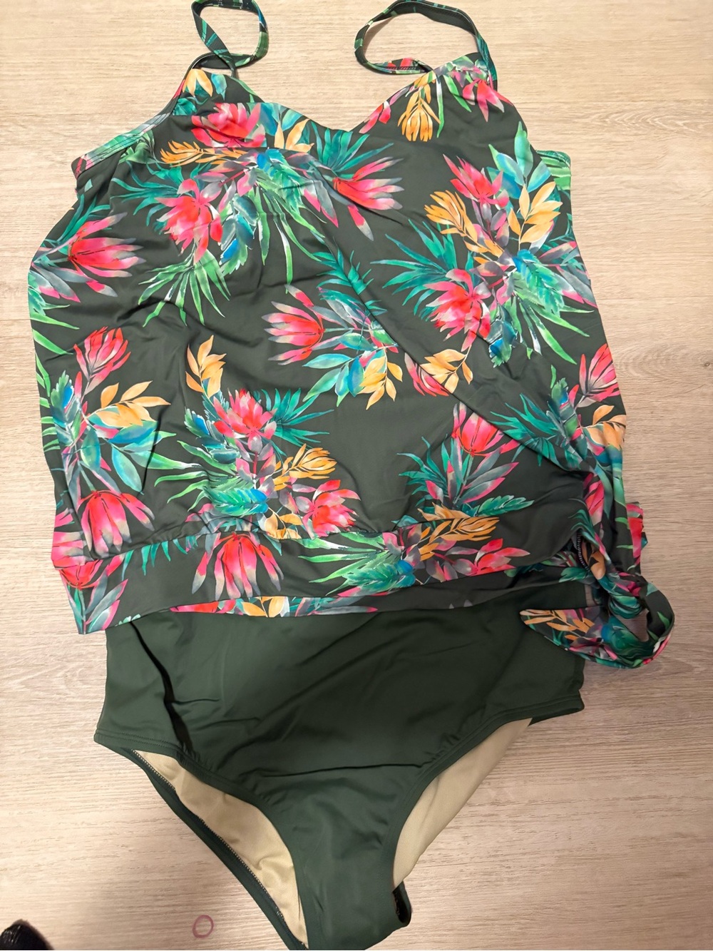 Tropical Print Tankini Set in Olive Green Sz 14